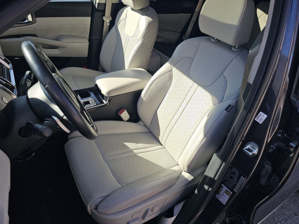 Used 2023 Kia Sorento SX Prestige w/ Panoramic Sunroof Package image 13