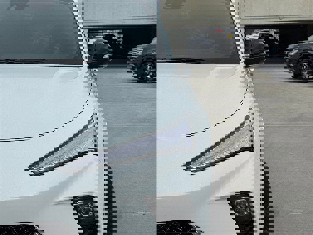 Used 2025 Buick Envista Sport Touring image 3