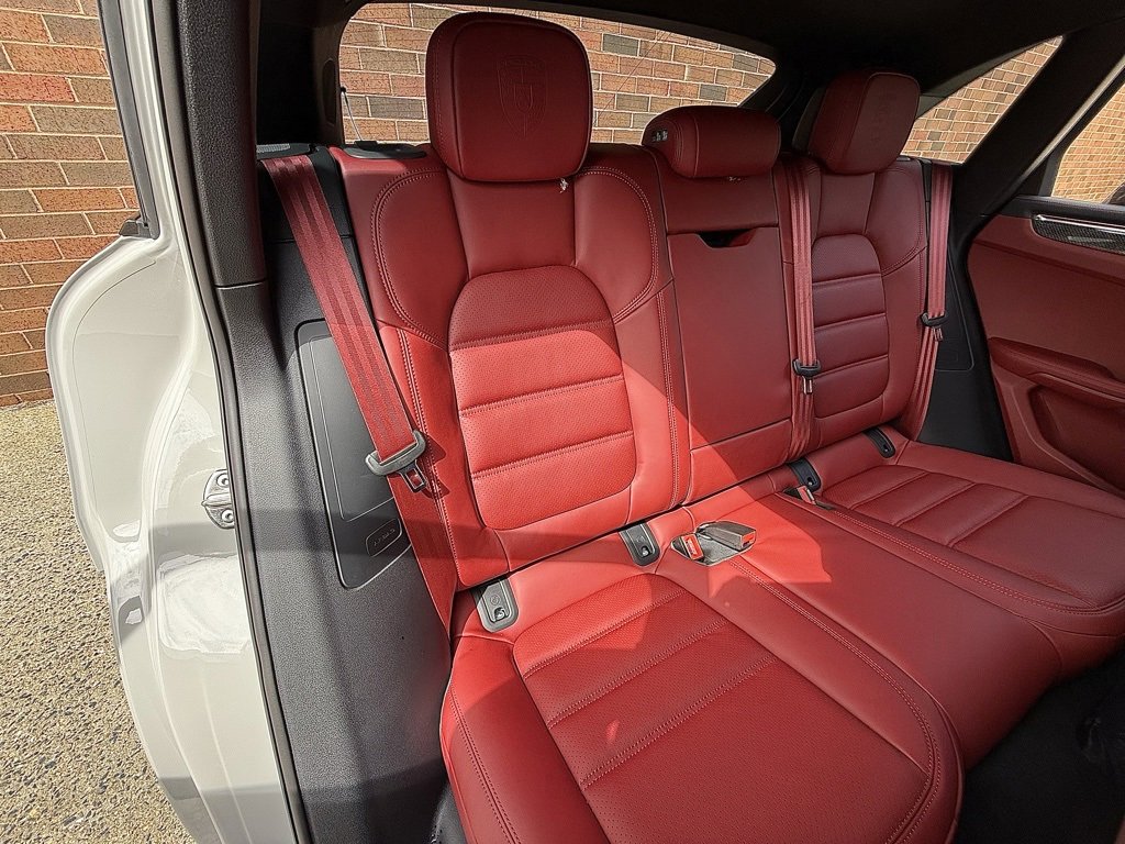 New 2026 Porsche Macan GTS image 24