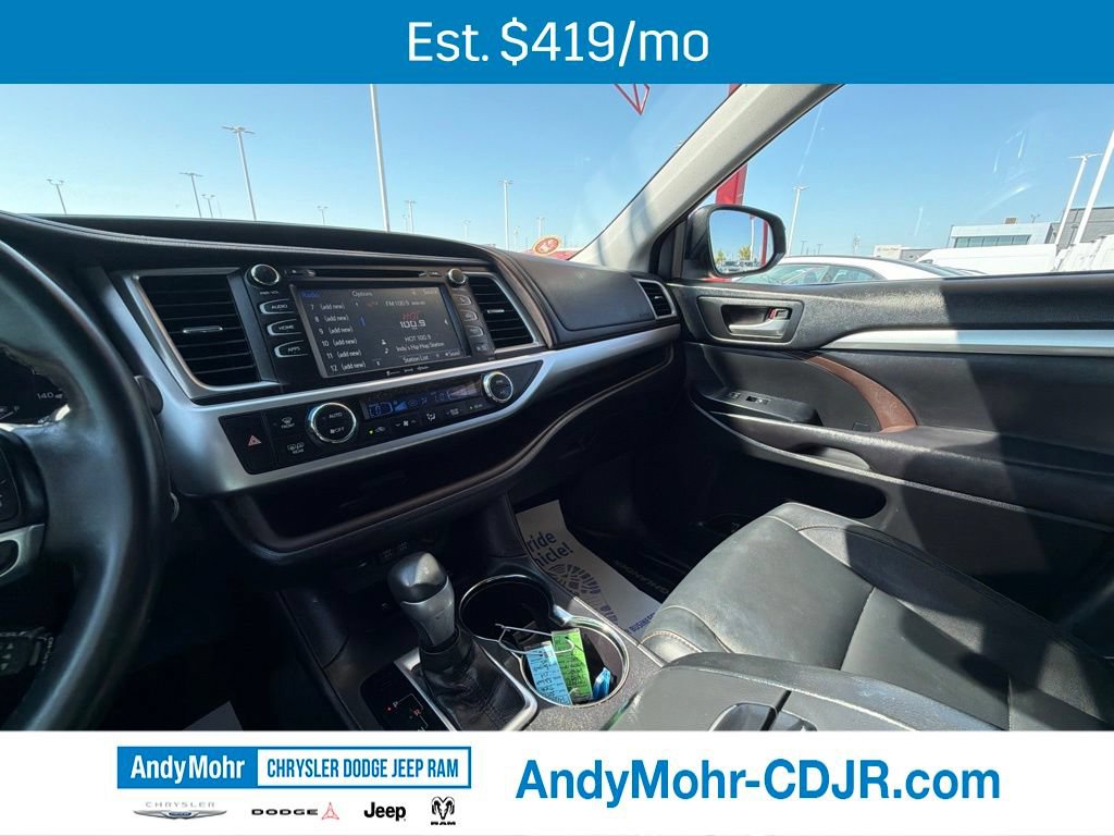 Used 2017 Toyota Highlander XLE AWD/4WD image 36