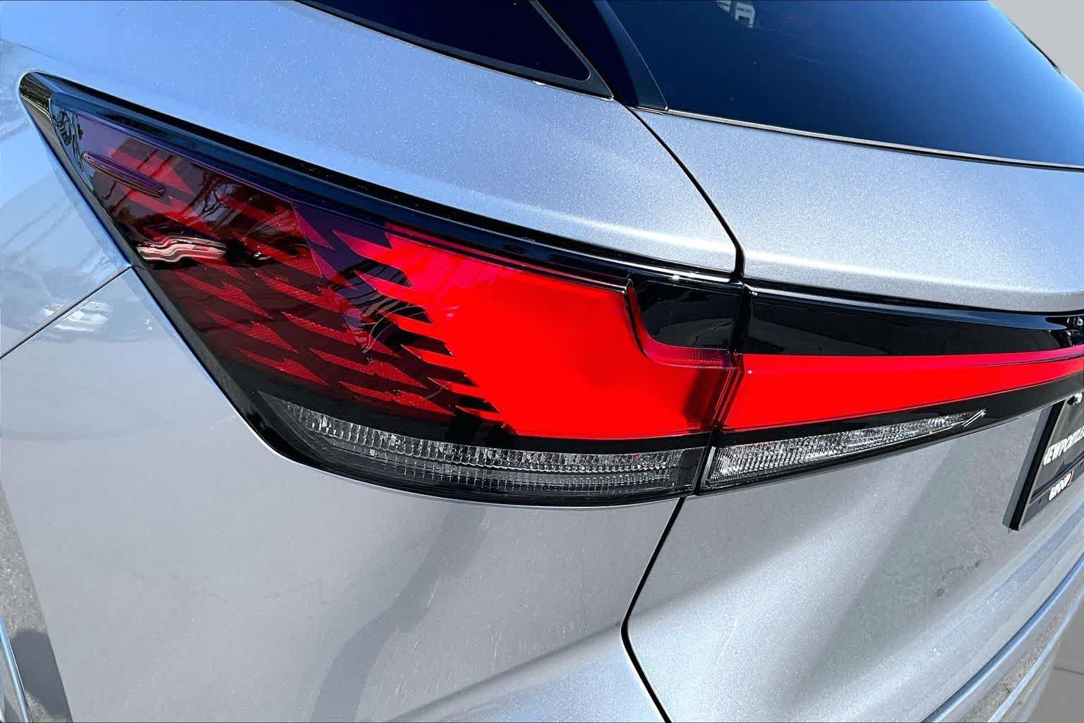 Used 2024 Lexus RX 500h F Sport w/ Convenience Package AWD/4WD image 27