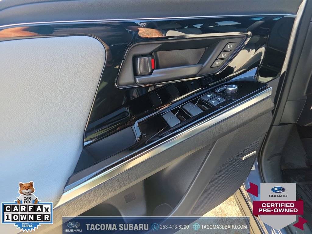 Used 2023 Subaru Solterra AWD image 11