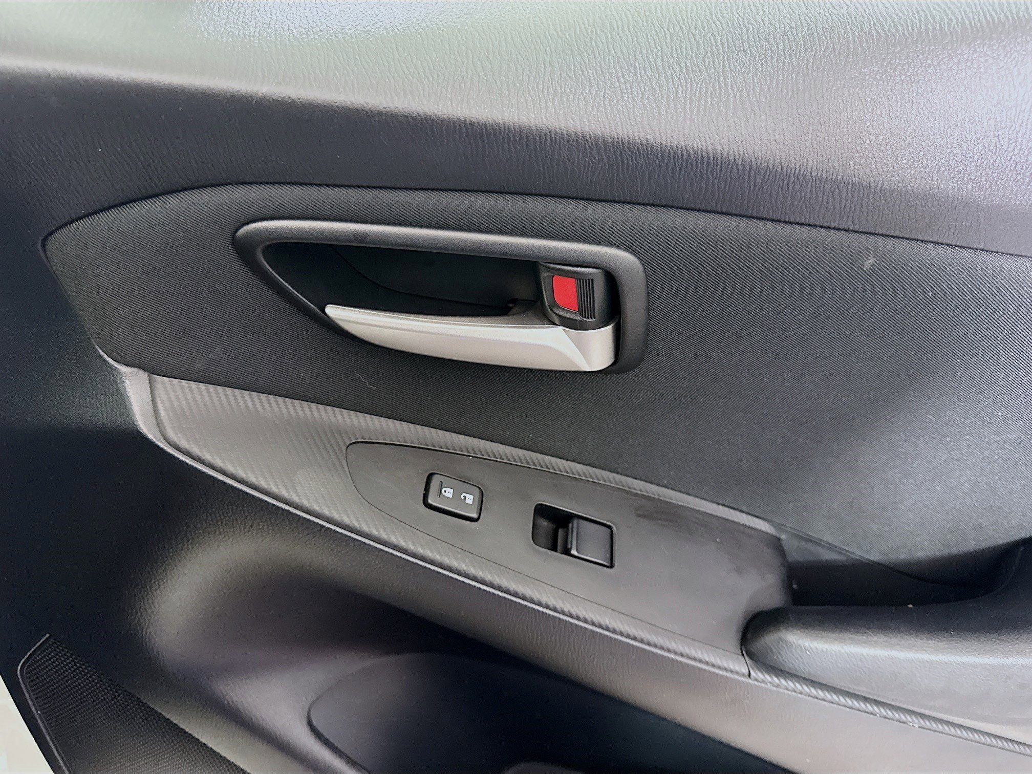 Used 2019 Toyota Yaris LE image 31