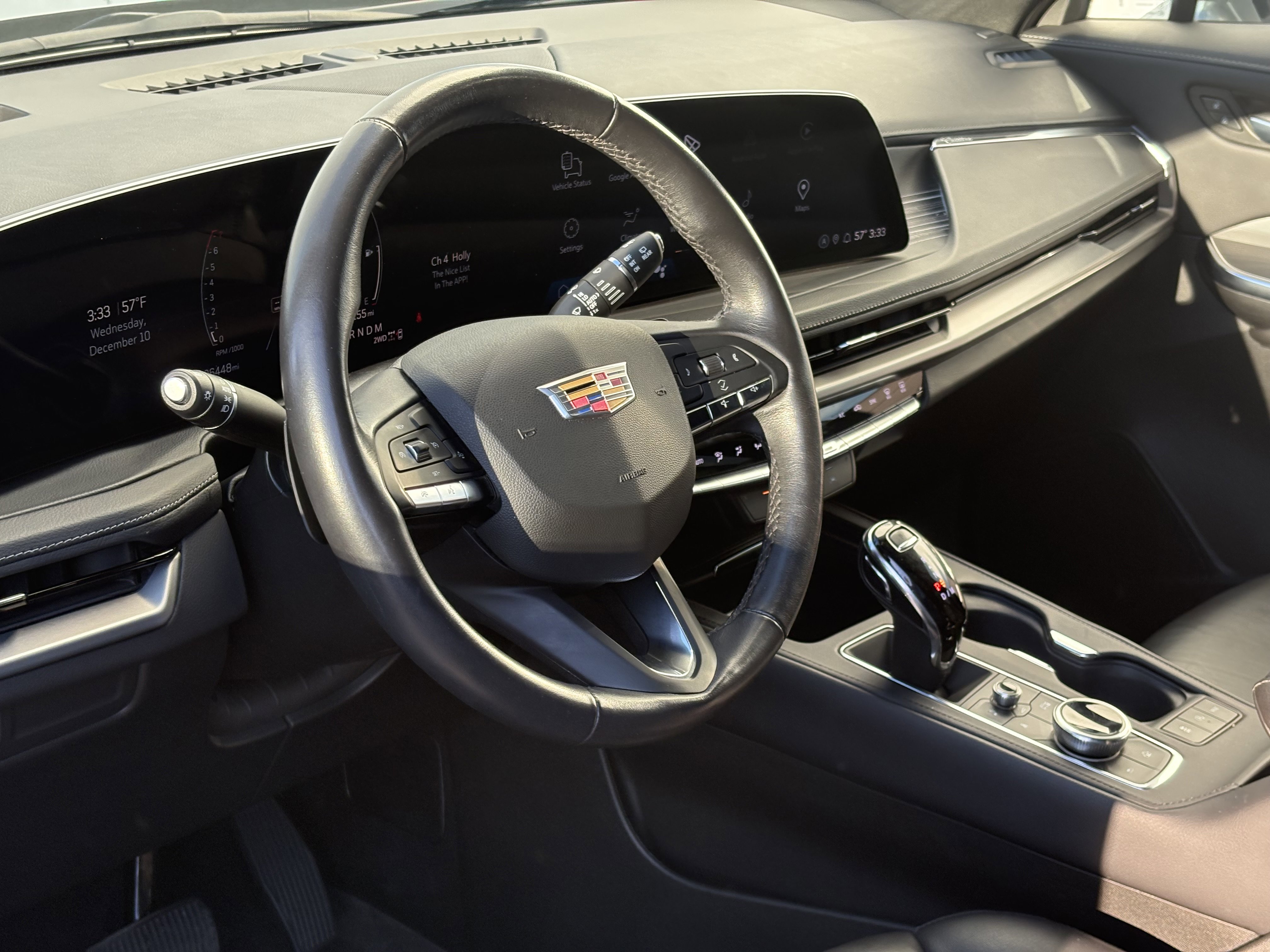 Used 2024 Cadillac XT4 Premium Luxury image 13