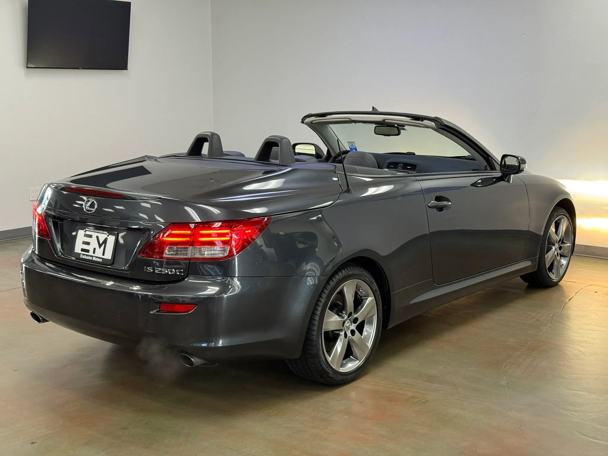 Used 2011 Lexus IS 250C w/ Luxury Pkg RWD image 14