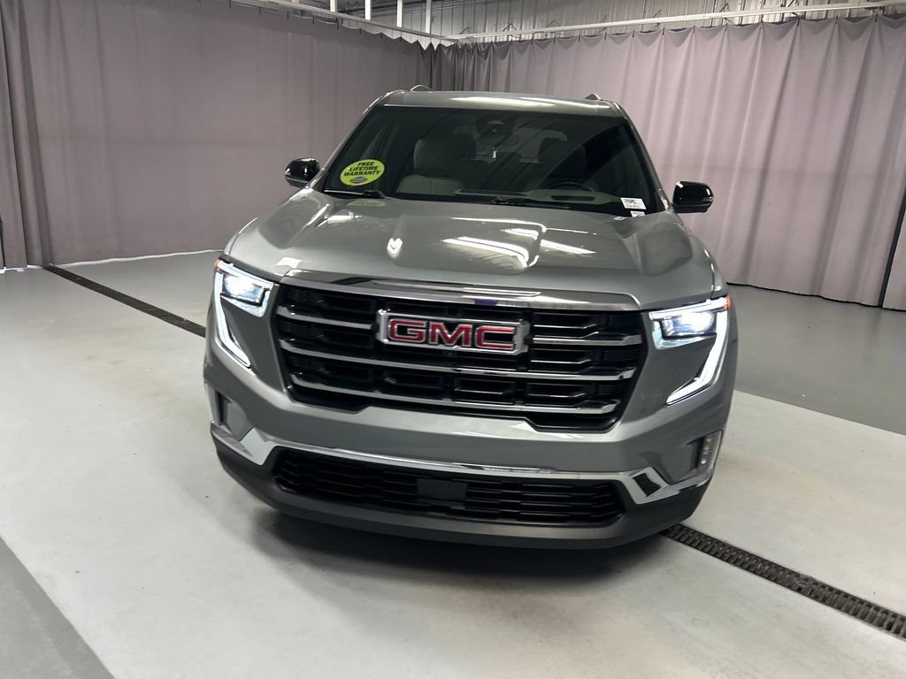 Used 2026 GMC Acadia Elevation w/ Elevation Premium Package FWD image 2