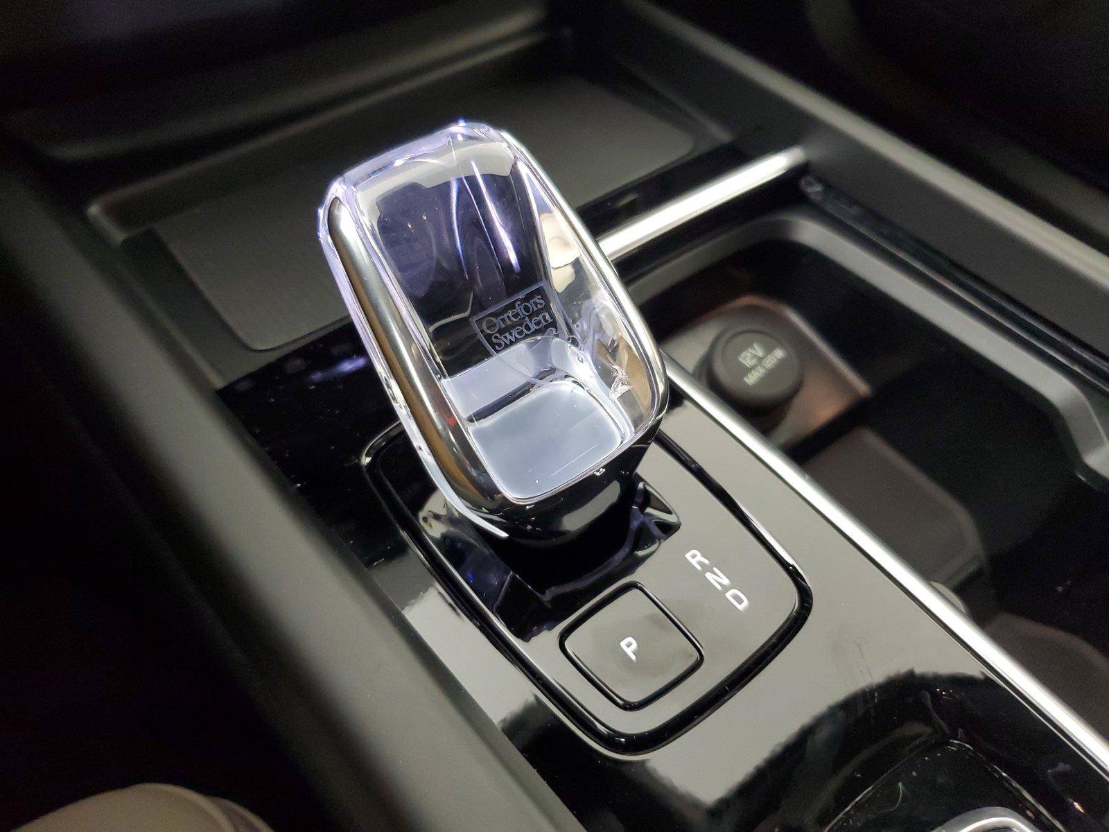 New 2027 Volvo XC60 B5 Plus AWD/4WD image 32