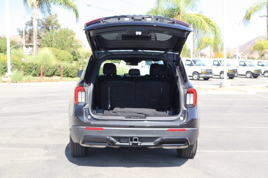 Used 2025 Ford Explorer ST-Line w/ Premium Package RWD image 37