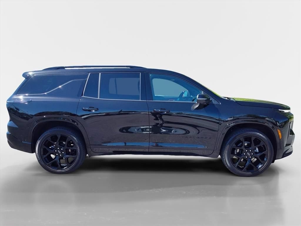 Used 2025 Chevrolet Traverse RS w/ LPO, Floor Liner Package AWD/4WD image 6