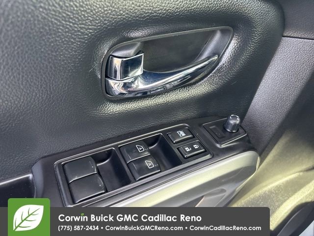 Used 2016 Nissan Titan PRO-4X image 28