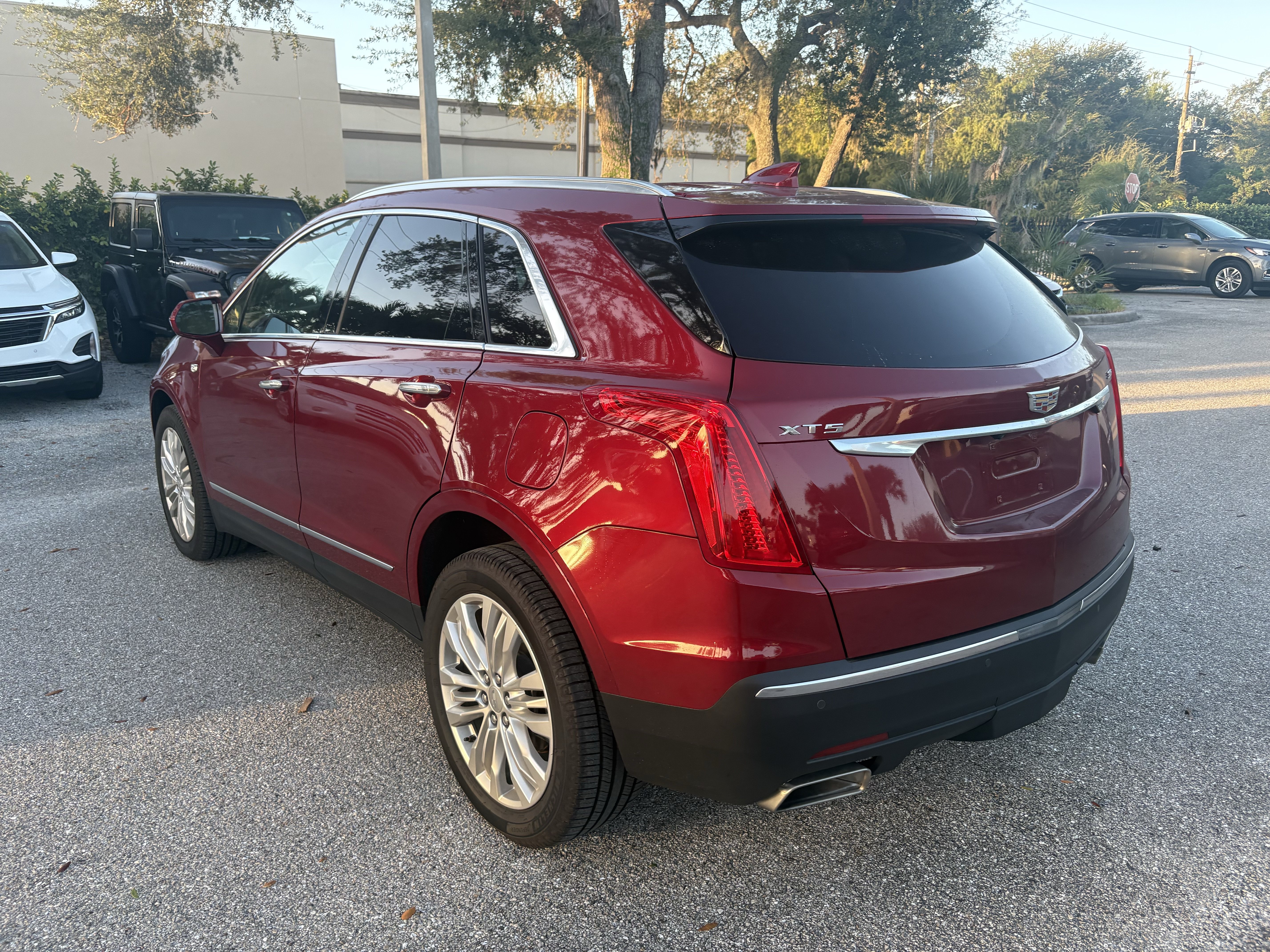 Used 2019 Cadillac XT5 Premium Luxury FWD image 5