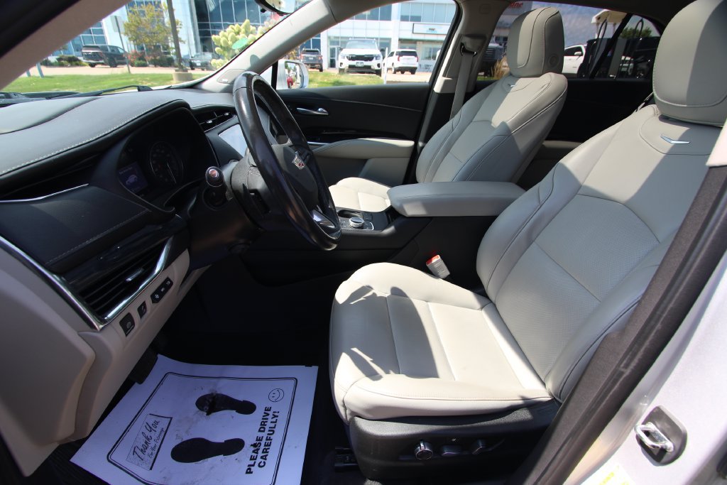 Used 2019 Cadillac XT4 Premium Luxury AWD/4WD image 6