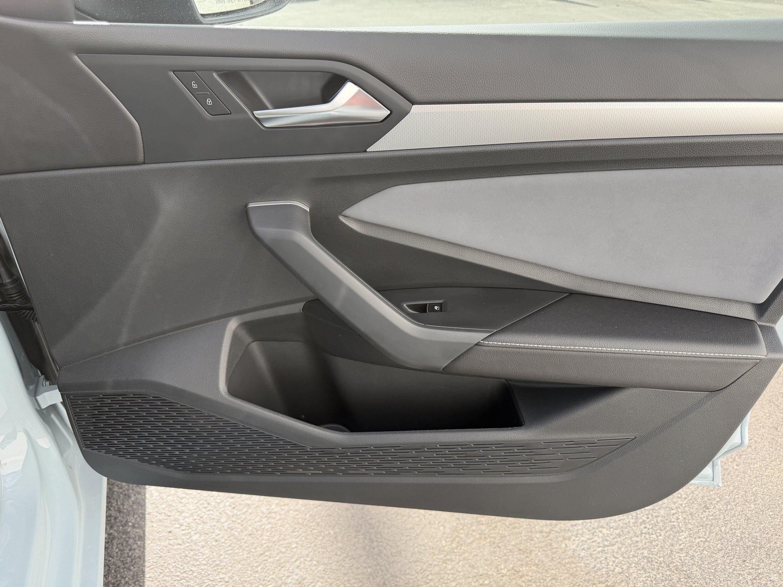 New 2027 Volkswagen Jetta SE FWD image 32