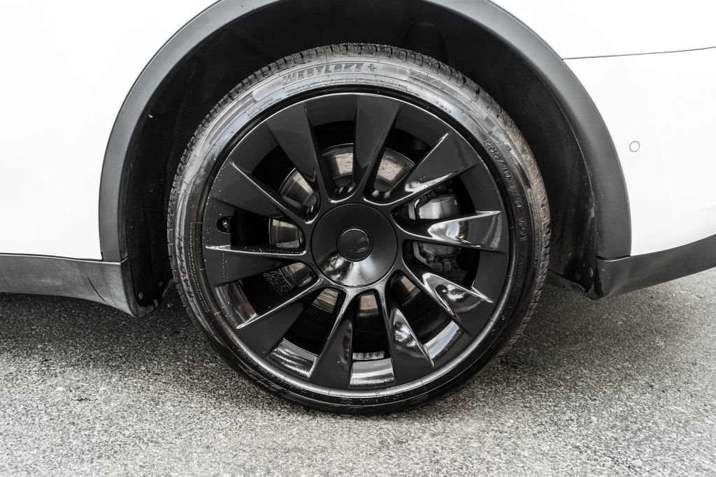 Used 2022 Tesla Model Y Long Range AWD/4WD image 29
