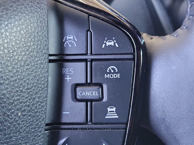 Used 2025 Toyota Prius FWD image 9