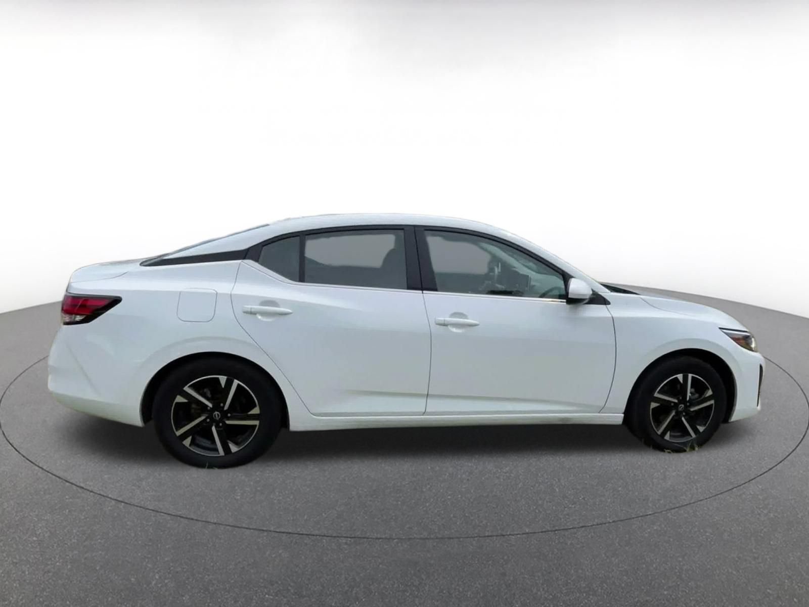 Used 2025 Nissan Sentra SV FWD image 15