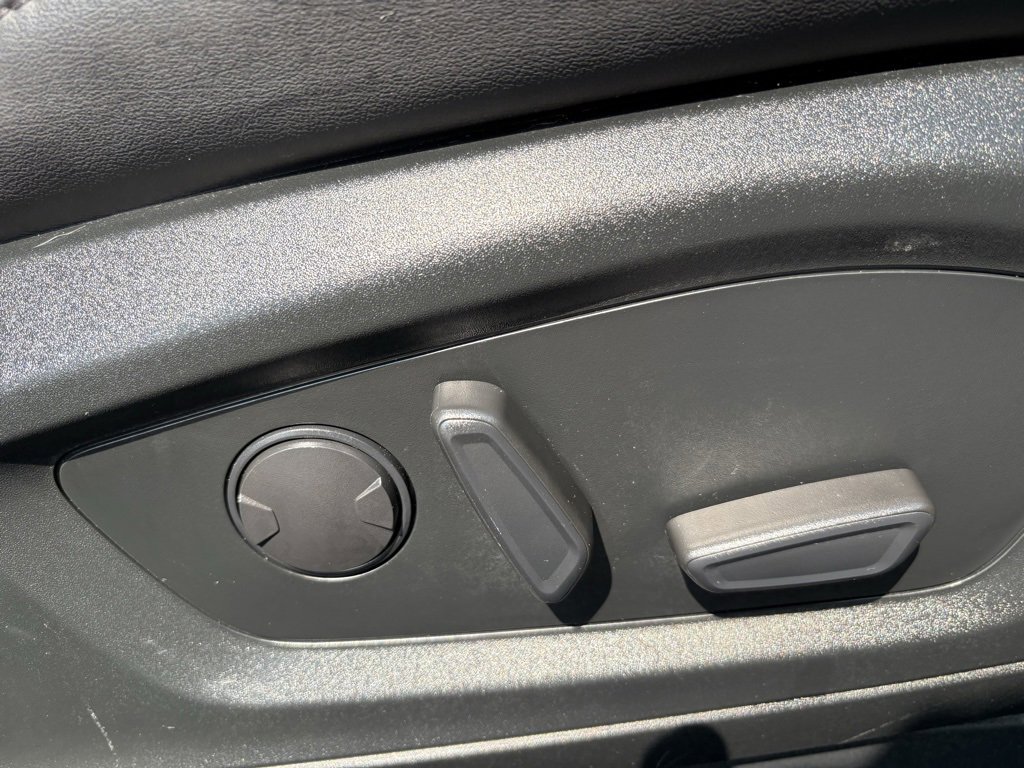 Used 2022 Ford Explorer XLT w/ Equipment Group 202A image 61