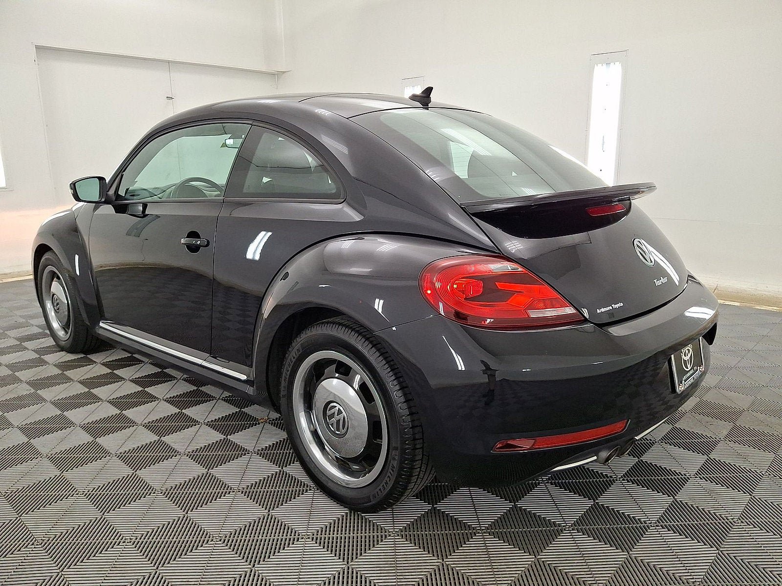Used 2018 Volkswagen Beetle 2.0T Coast FWD image 14