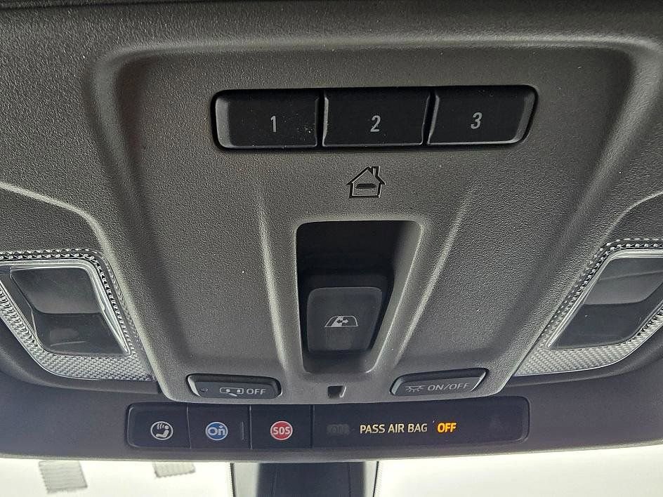 Used 2021 Chevrolet Silverado 1500 LT w/ Z71 Off-Road Package image 41