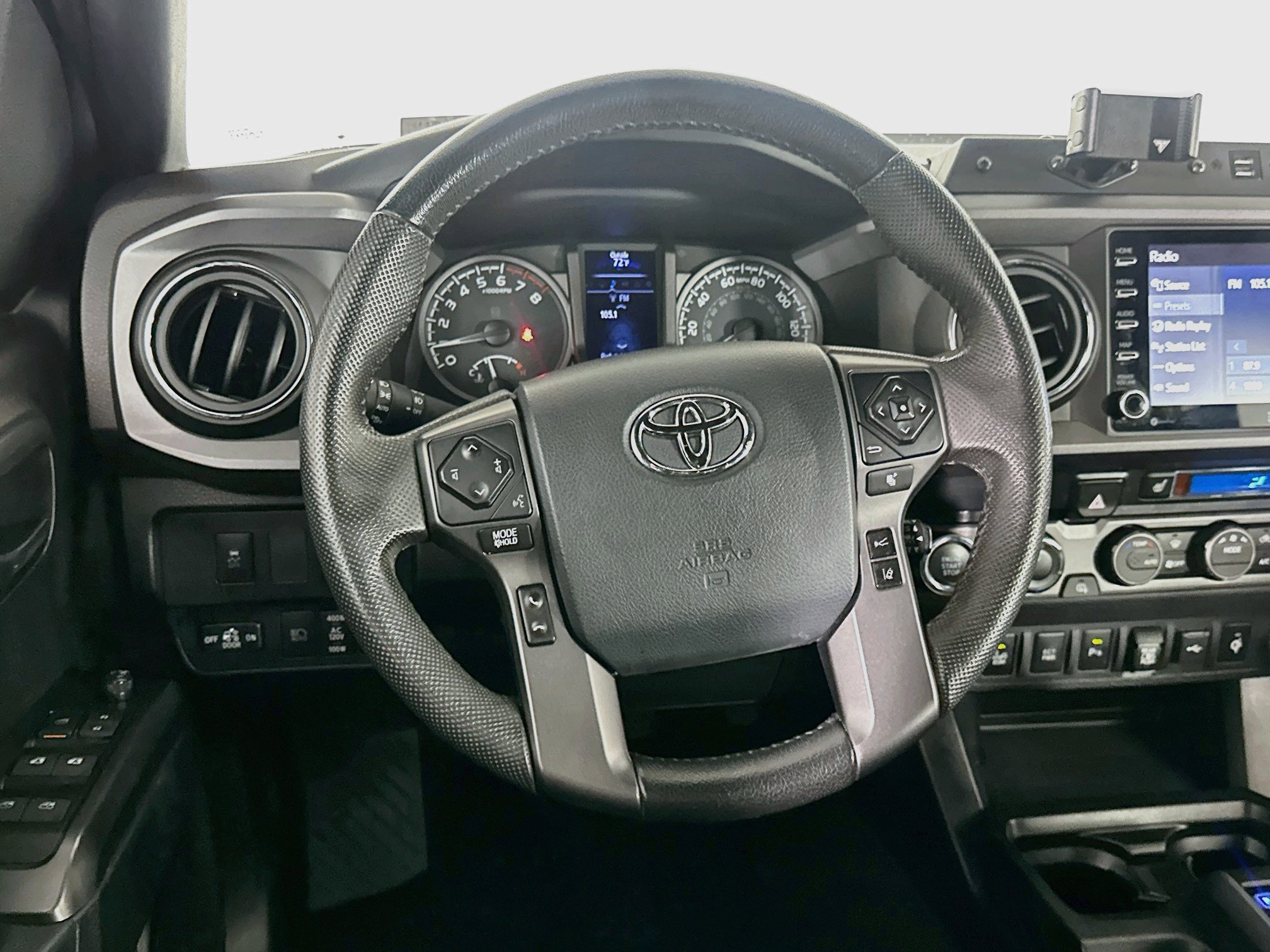 Used 2020 Toyota Tacoma TRD Off-Road w/ TRD Premium Off Road Package AWD/4WD image 18