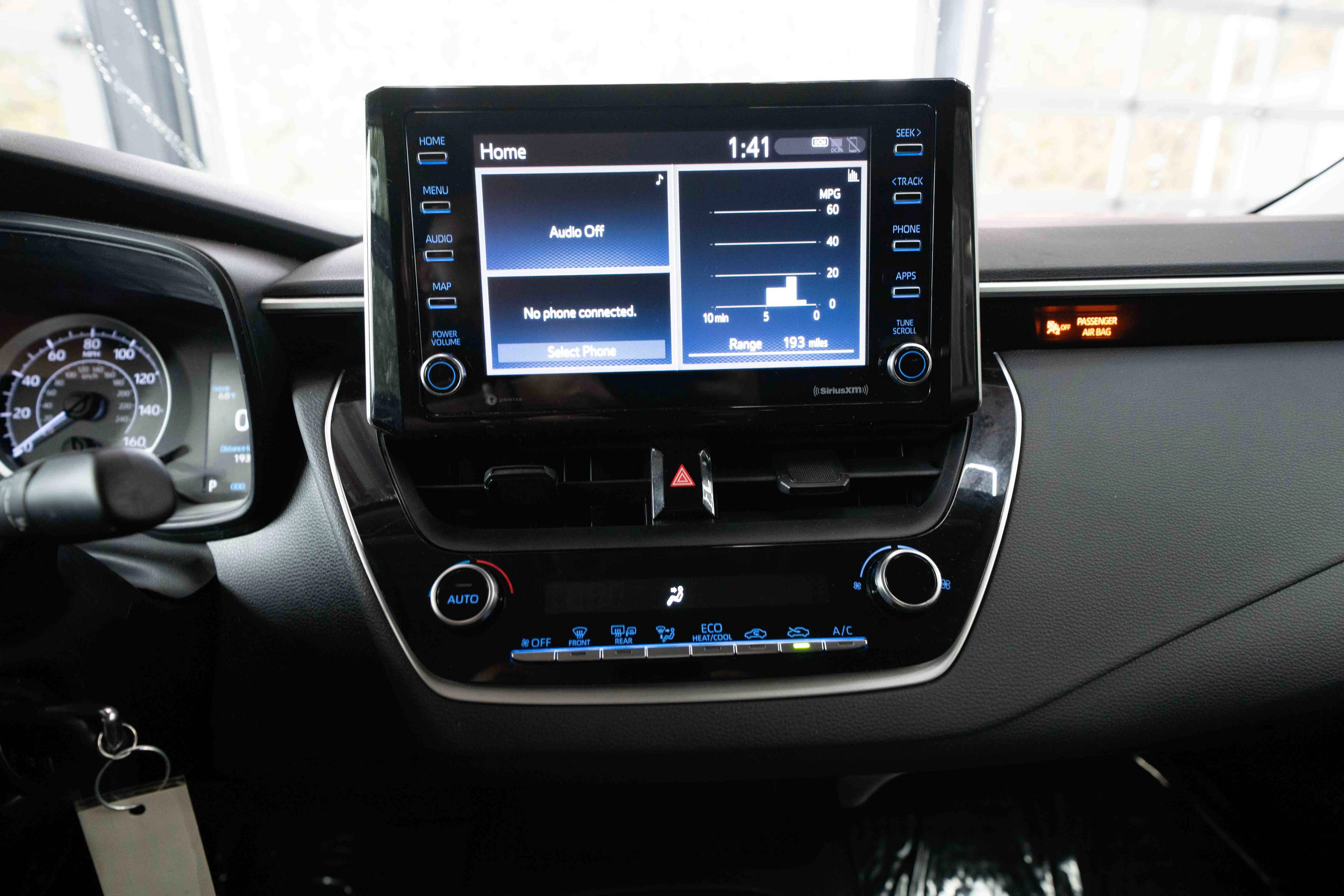 Used 2021 Toyota Corolla LE w/ Carpet Mat Package (TMS) image 17