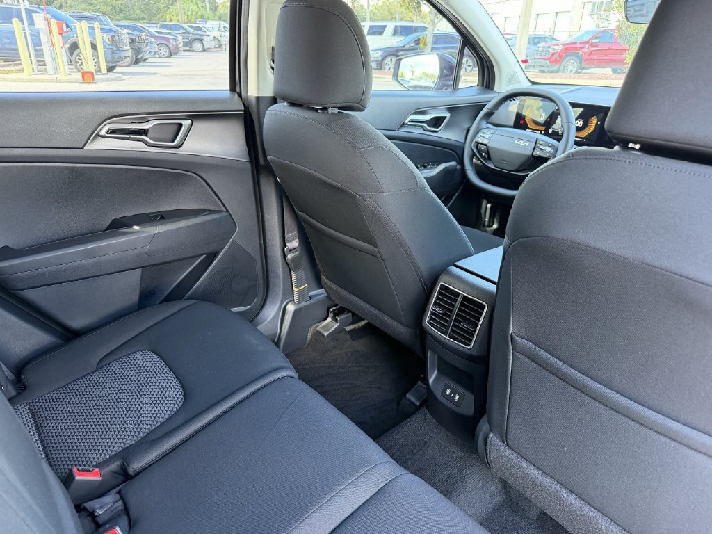 New 2026 Kia Sportage LX FWD image 18