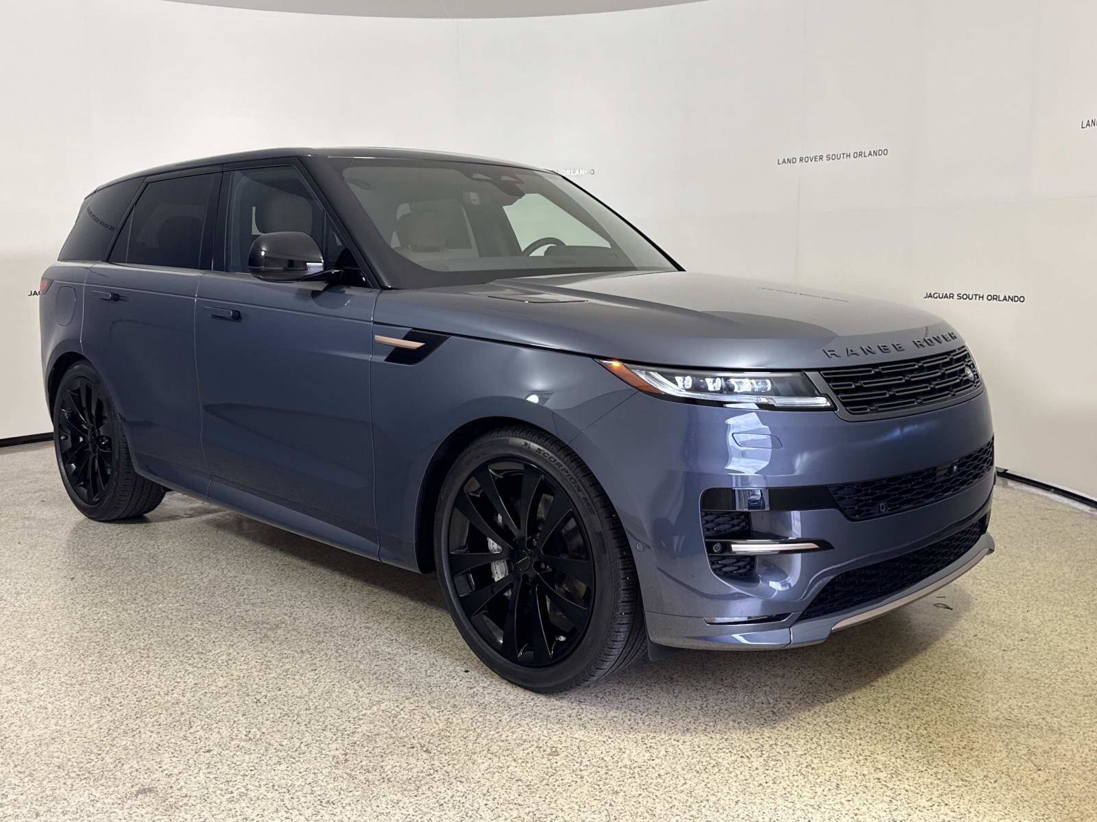 New 2026 Land Rover Range Rover Sport Dynamic SE AWD/4WD image 8