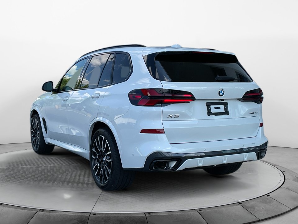 Used 2026 BMW X5 sDrive40i w/ M Sport Package RWD image 5