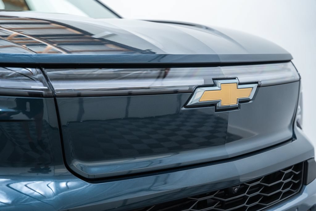 Used 2026 Chevrolet Silverado EV LT AWD/4WD image 13