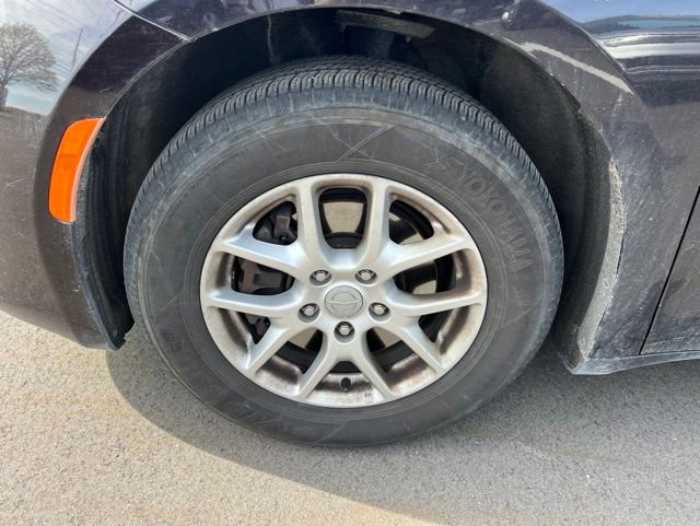 Used 2018 Chrysler Pacifica LX FWD image 9