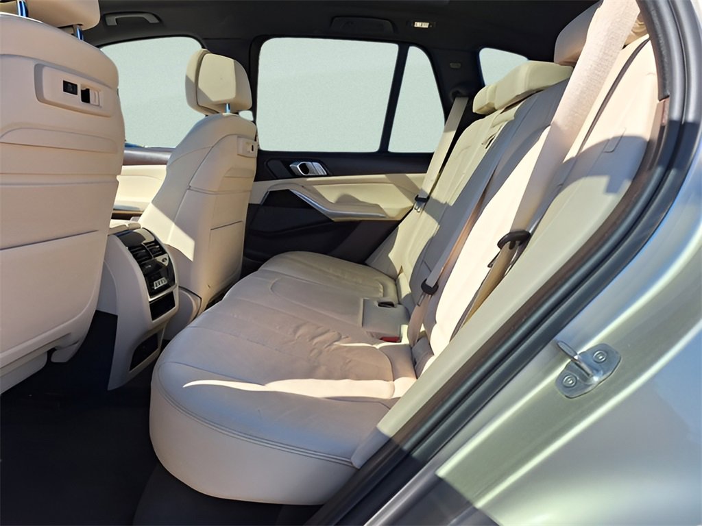 Used 2019 BMW X5 xDrive40i w/ Executive Package image 10