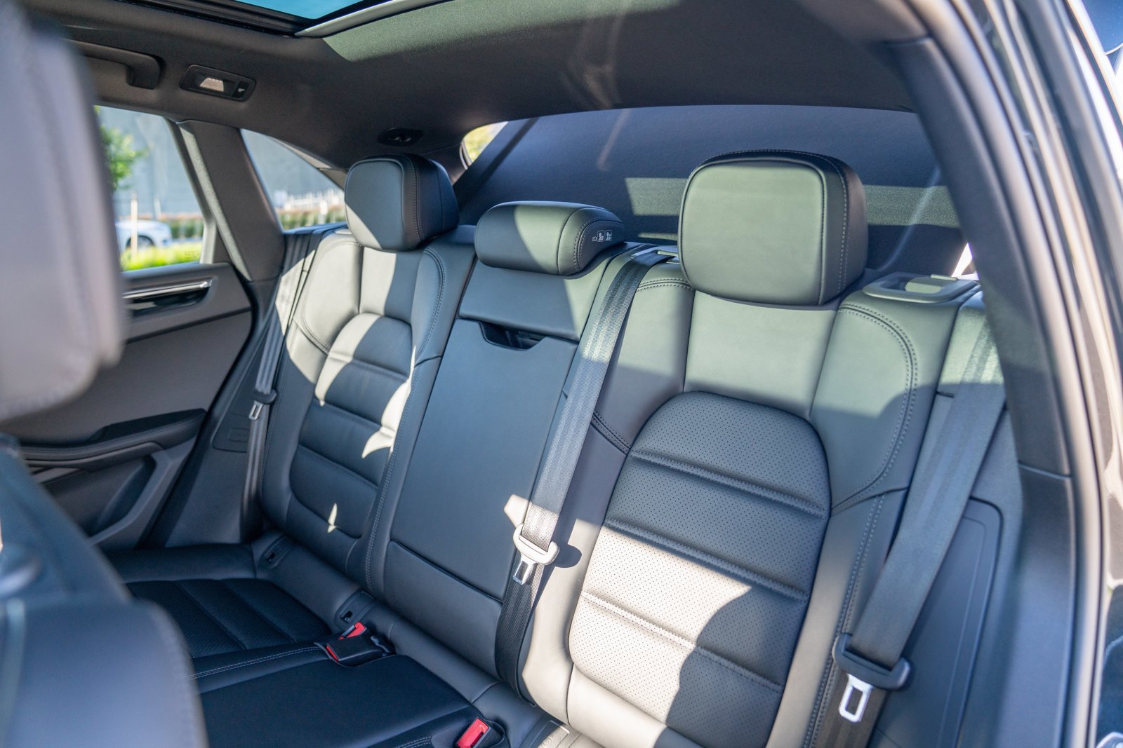 Certified 2026 Porsche Macan AWD/4WD image 23