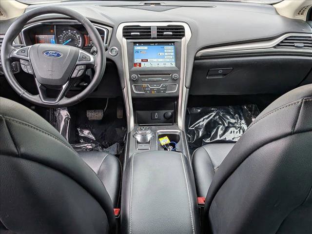 Used 2017 Ford Fusion SE w/ Equipment Group 201A FWD image 15