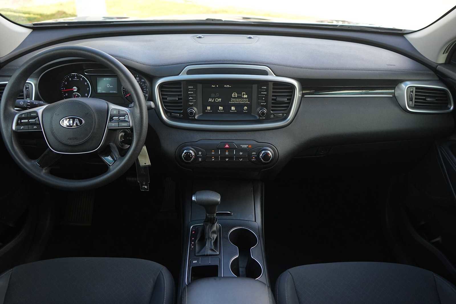 Used 2019 Kia Sorento L image 10