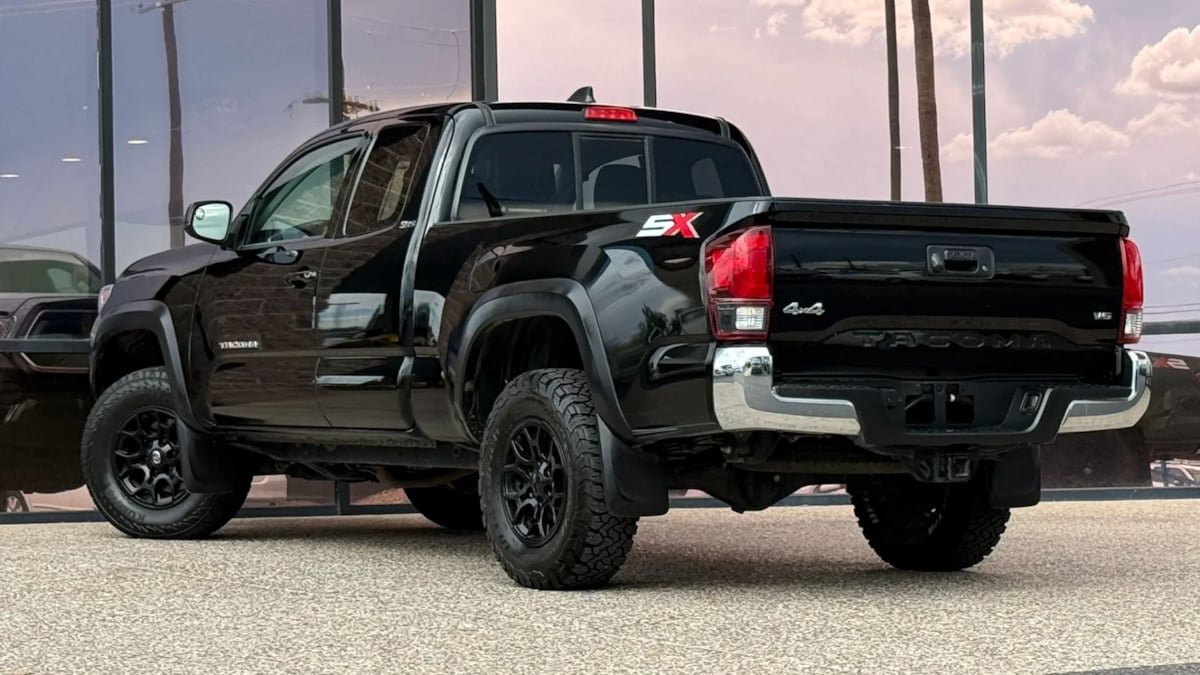 Used 2023 Toyota Tacoma SR5 w/ SX Package AWD/4WD image 7
