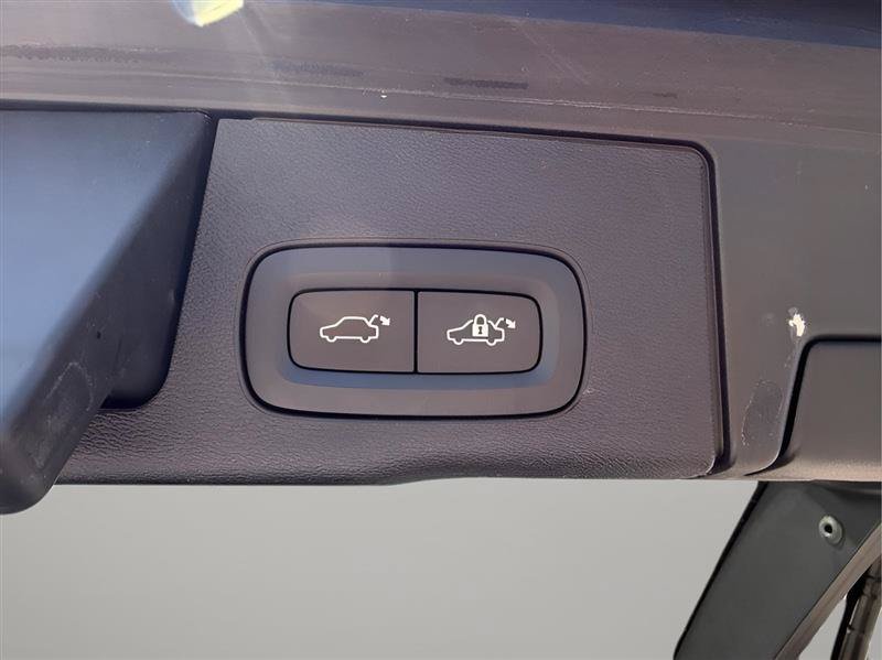 Used 2021 Volvo XC60 T5 R-Design w/ Advanced Package FWD image 39
