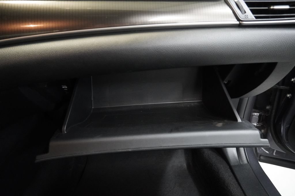 Used 2018 Honda Accord Sport image 37