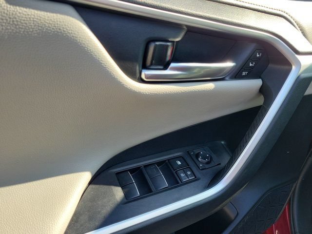 Used 2020 Toyota RAV4 Limited w/ Limited Grade Weather Package AWD/4WD image 25