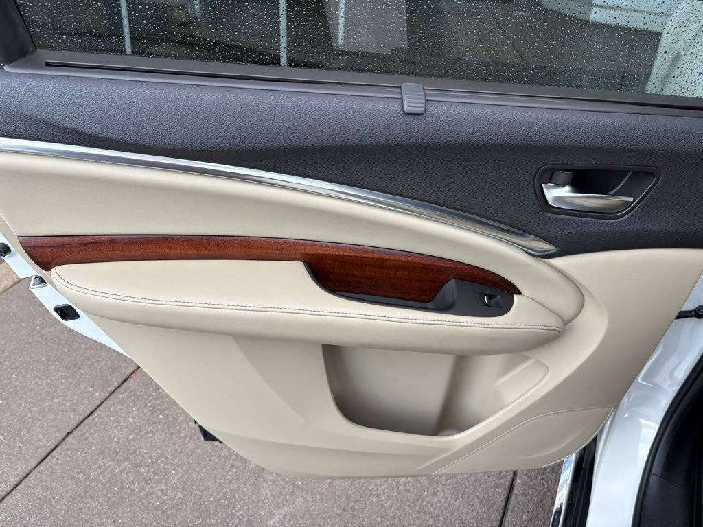 Used 2017 Acura MDX SH-AWD w/ Advance Package image 14