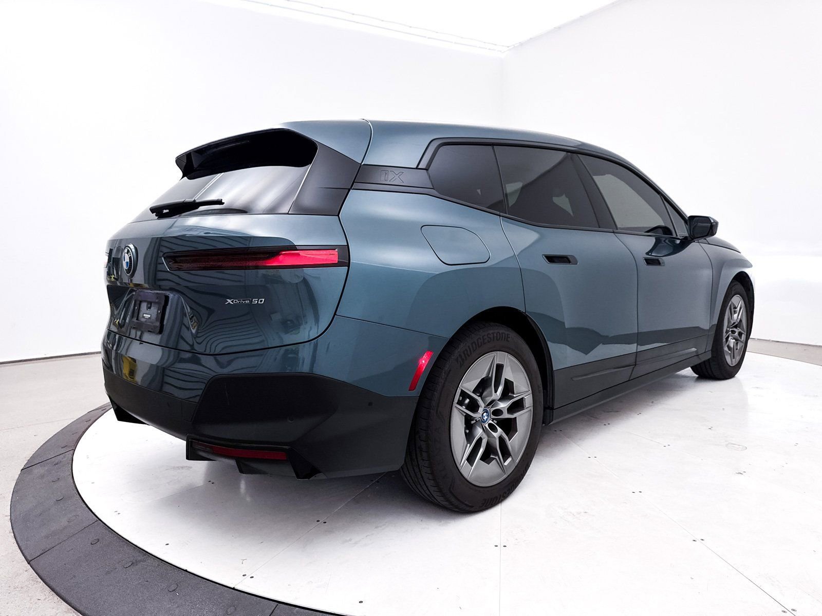 Used 2022 BMW iX xDrive50 w/ Premium Package image 19