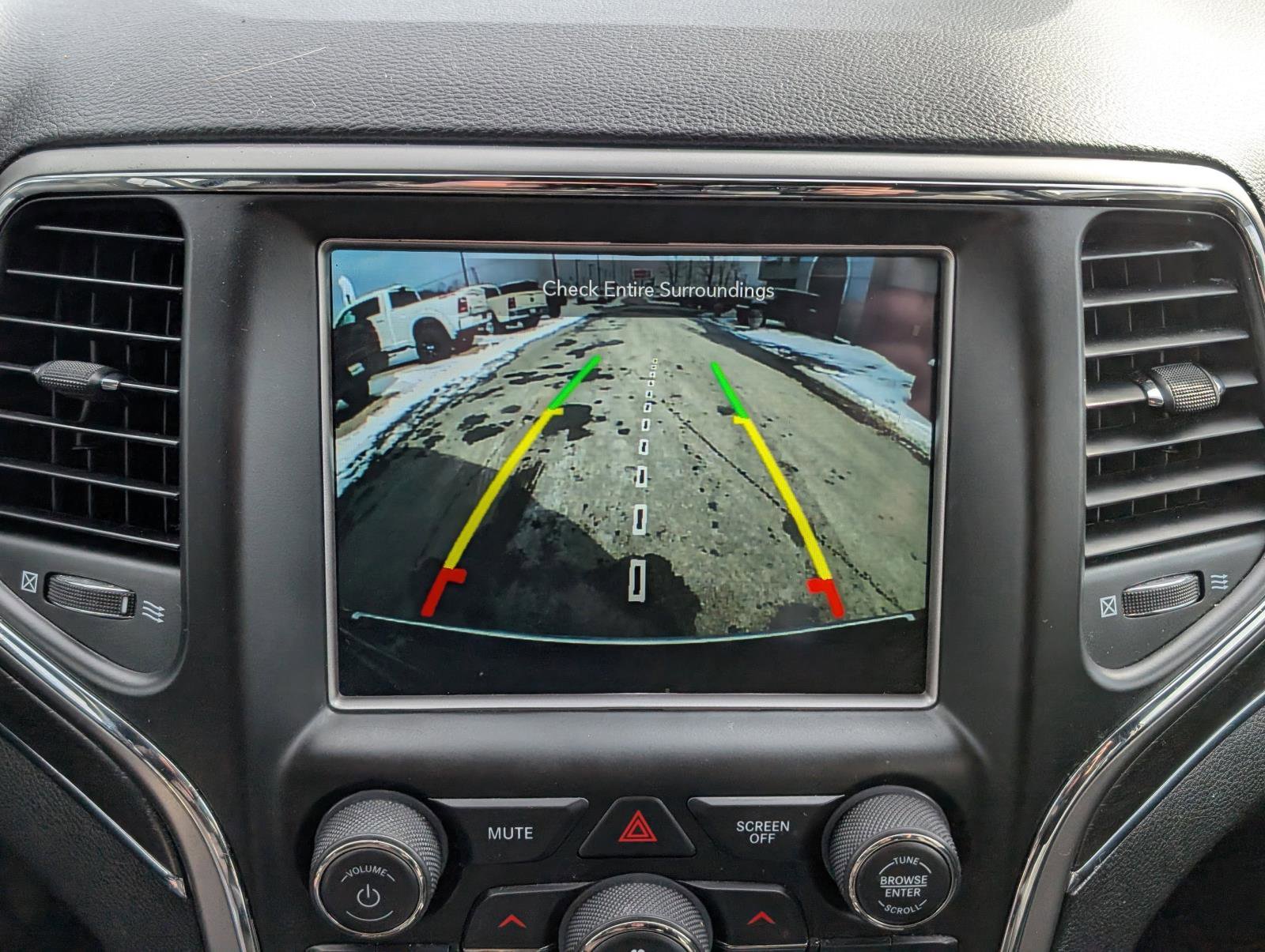 Used 2018 Jeep Grand Cherokee Limited image 32