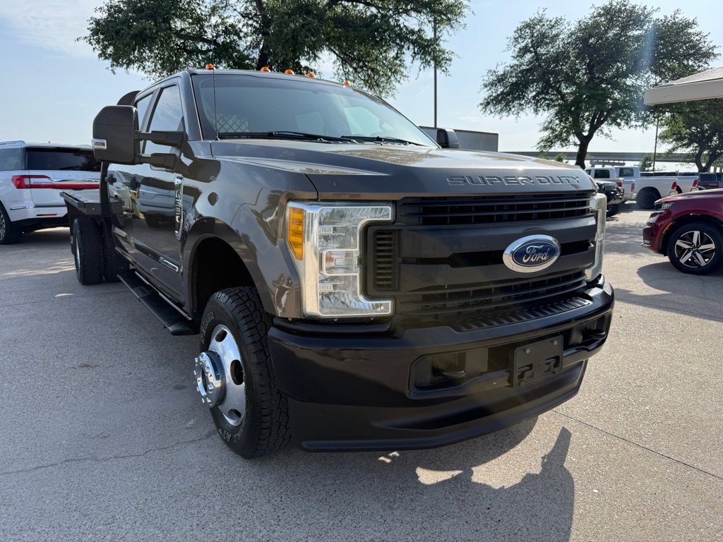 Used 2017 Ford F350 4x4 Crew Cab DRW Super Duty image 1