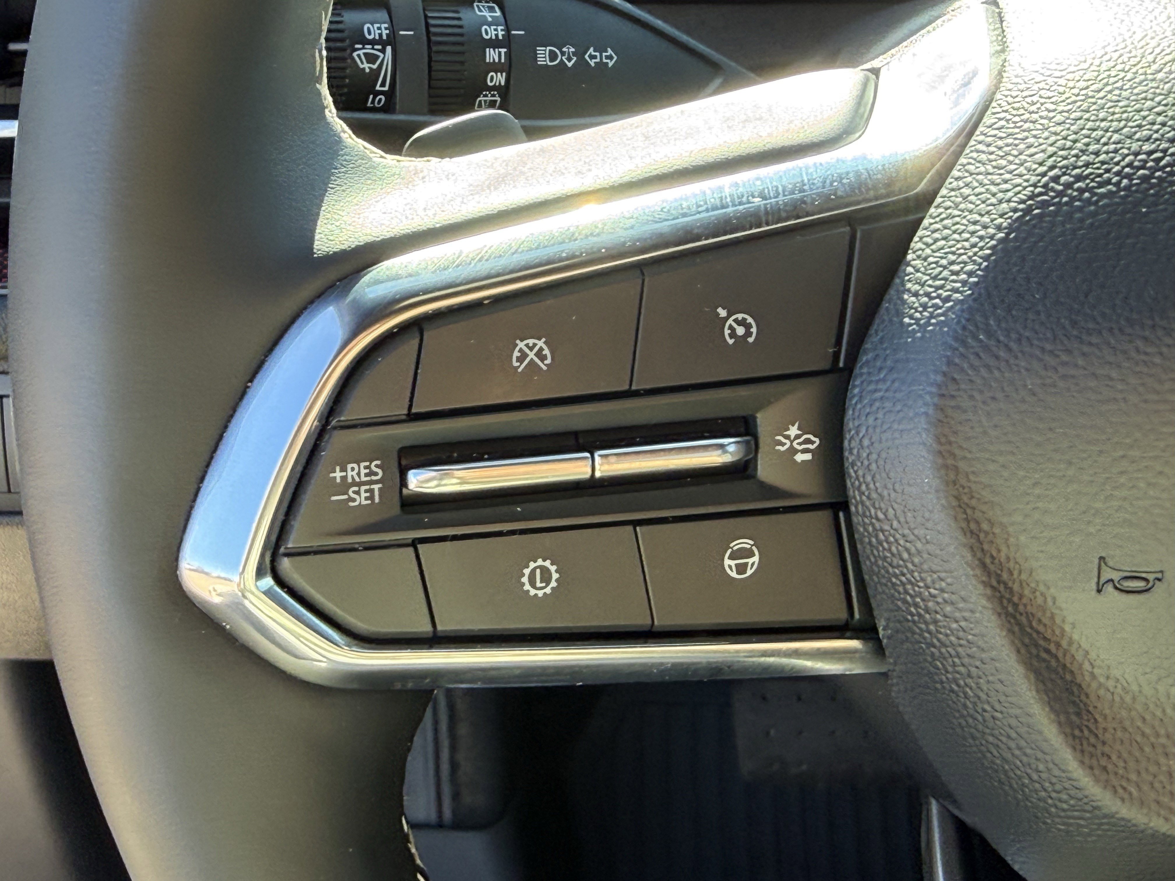 Used 2025 Chevrolet Traverse Z71 w/ Enhanced Driving Package image 16