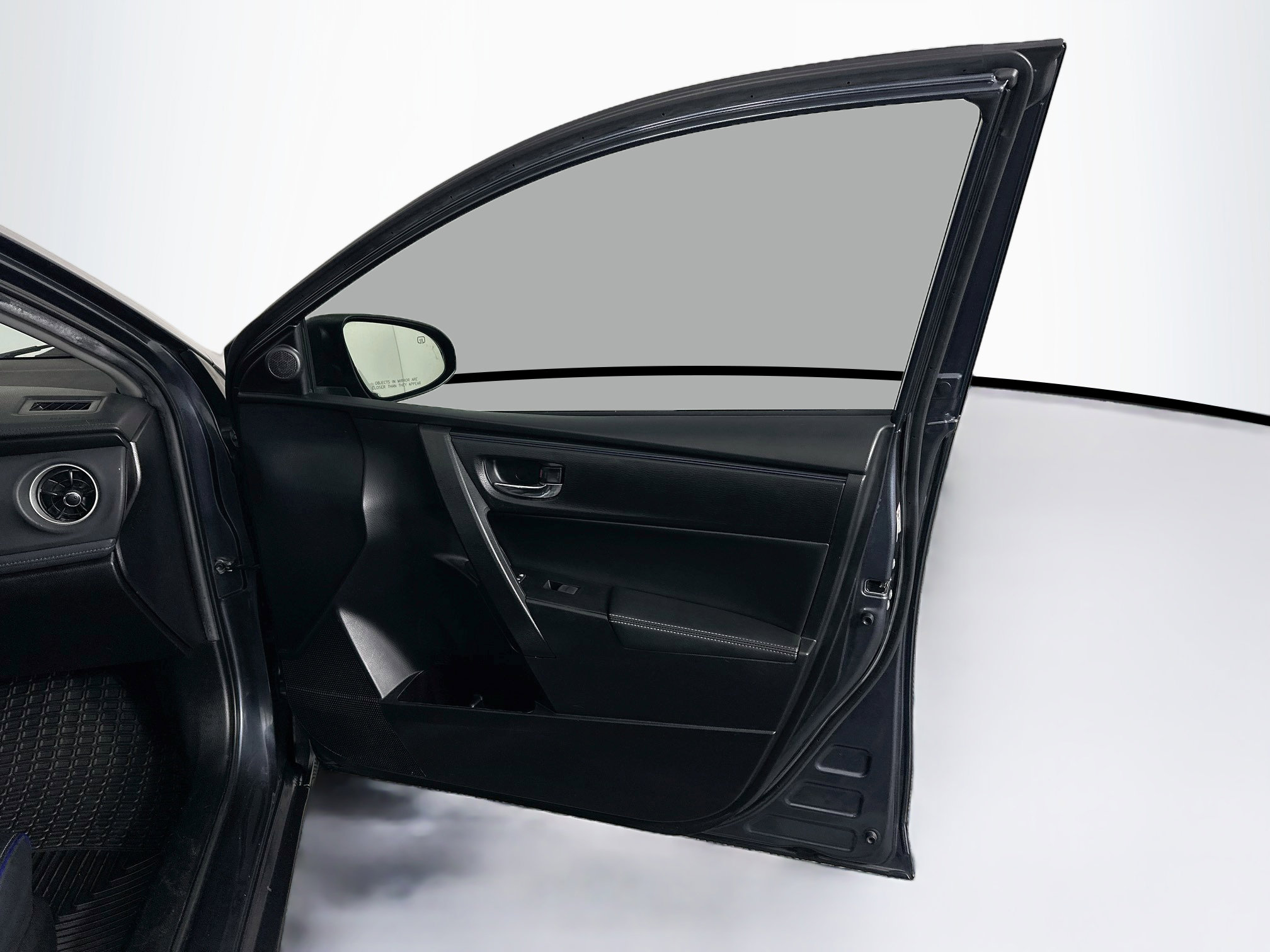 Used 2019 Toyota Corolla SE w/ Carpet Mat Package (TMS) FWD image 30