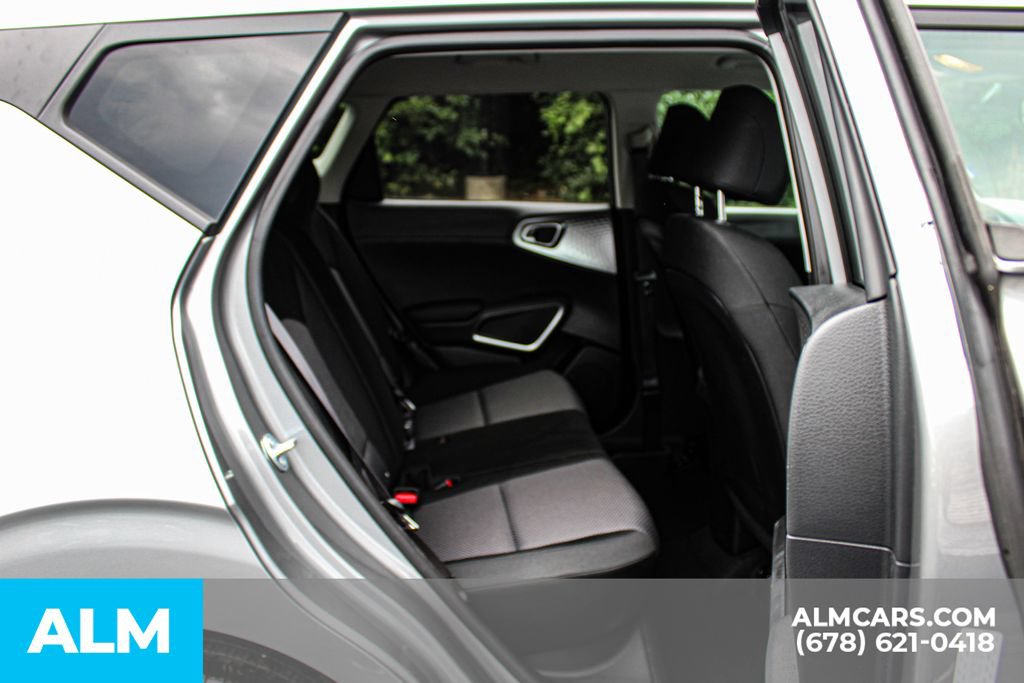 Used 2025 Kia Soul LX w/ LX Technology Package FWD image 19