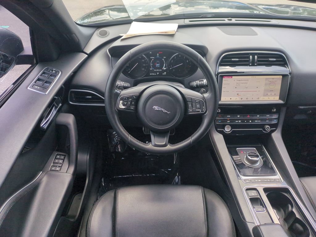 Used 2019 Jaguar F-PACE Premium AWD/4WD image 18