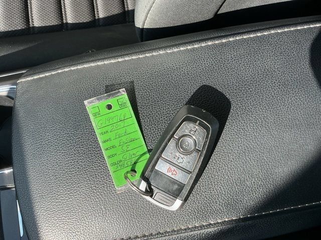 Used 2017 Ford Fusion SE w/ Fusion SE Technology Package FWD image 26