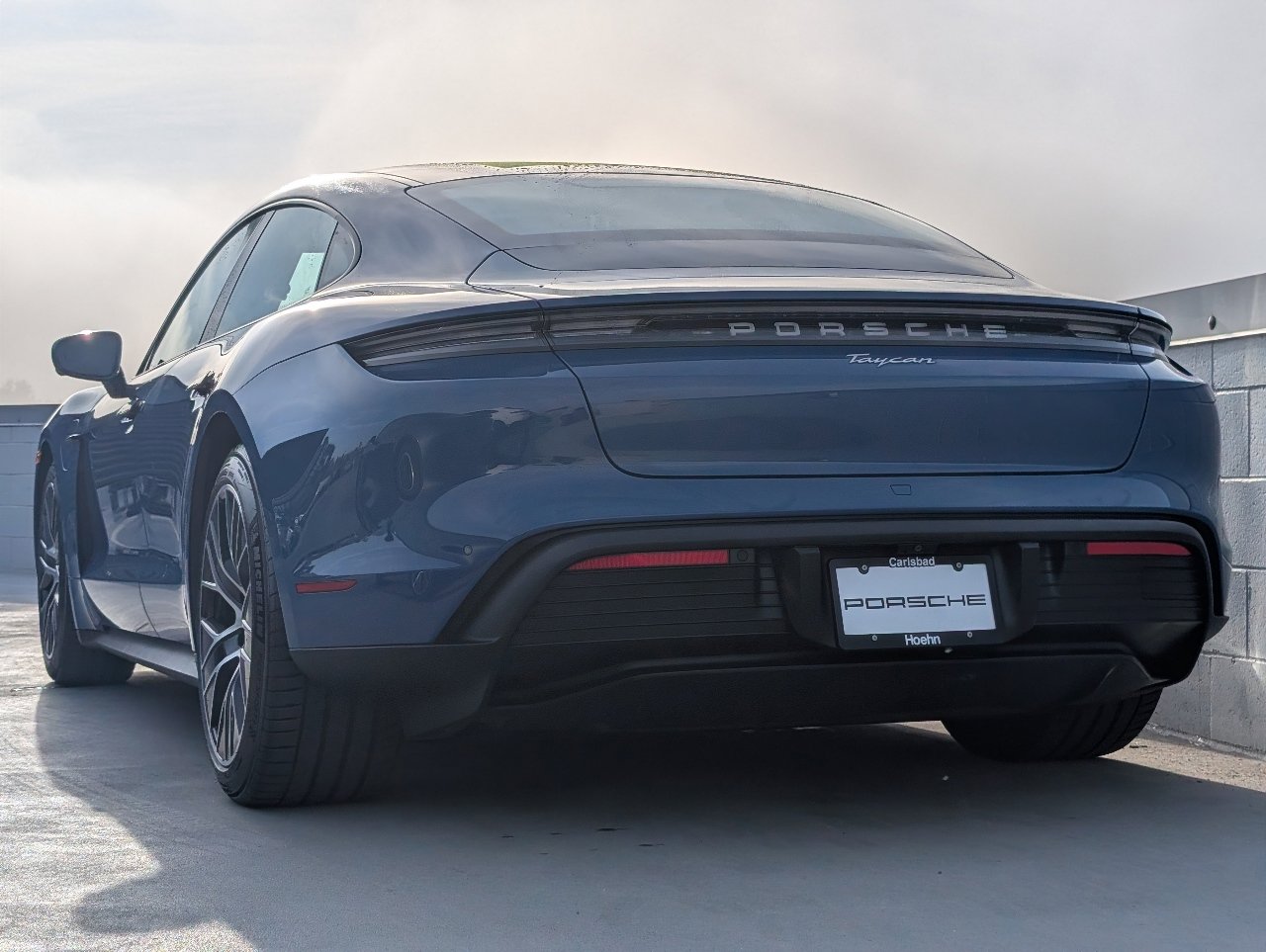 Used 2024 Porsche Taycan image 3