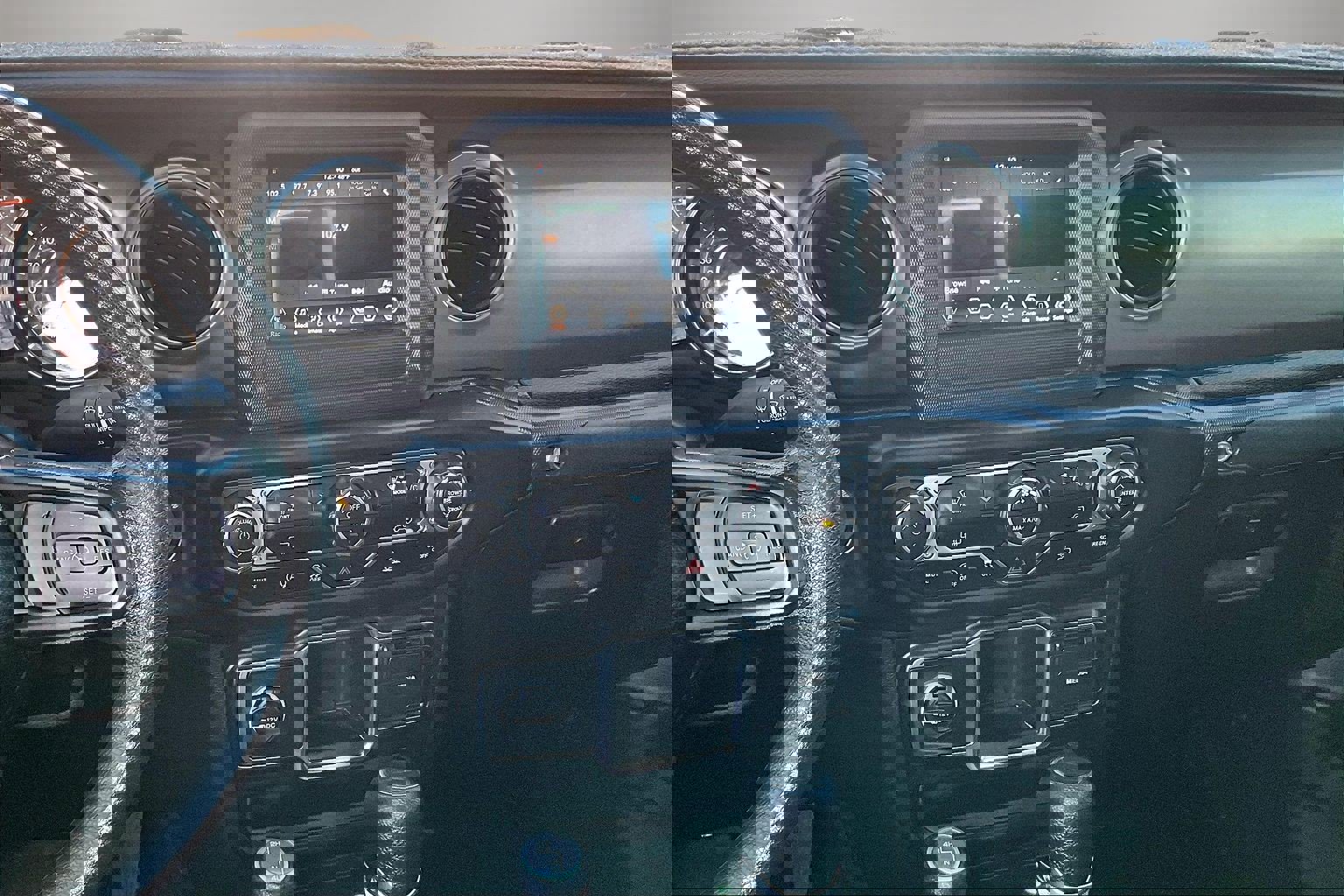 Used 2023 Jeep Gladiator Sport image 10