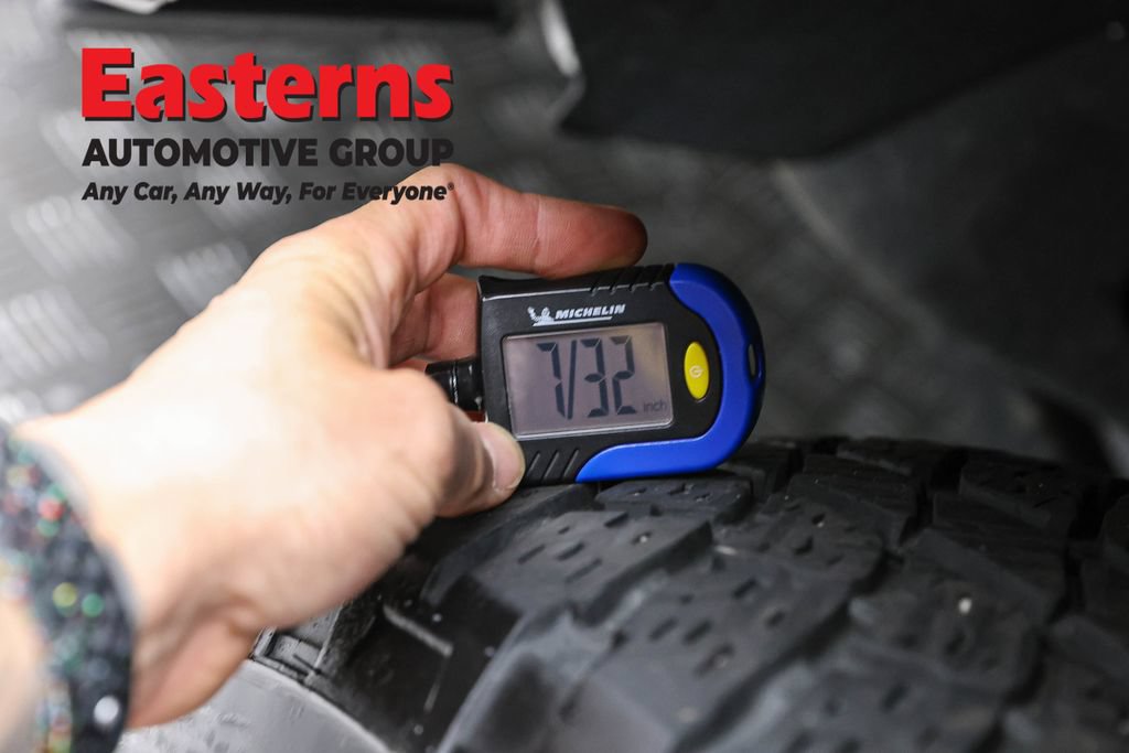 Used 2015 Jeep Wrangler Unlimited Sahara w/ Connectivity Group AWD/4WD image 28